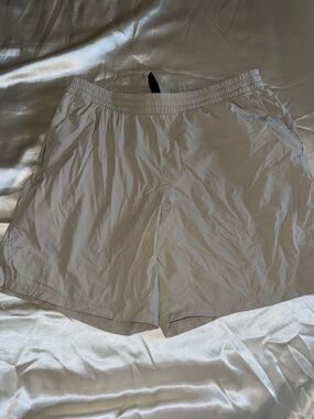 GAP Men's Light Gray Athletic Elastic-Waist Shorts